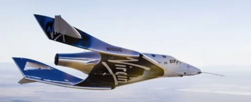 Richard Branson says Virgin Galactic will take people to space before Christmas
