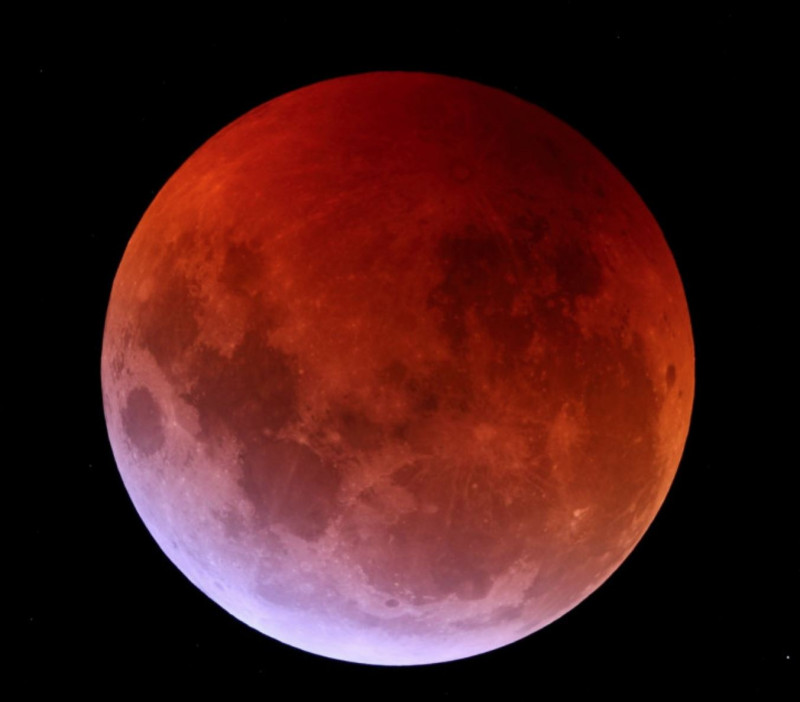 PHOTOS: Super 'Blood Moon' Wows