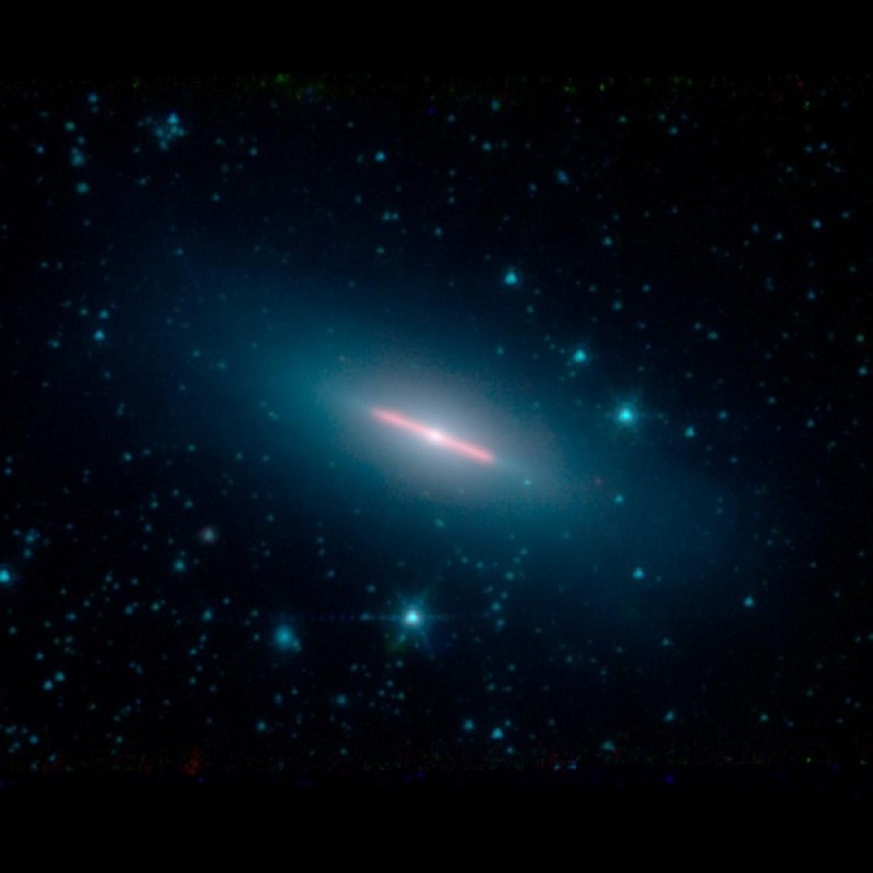 Spitzer spots a sideways galaxy in infrared