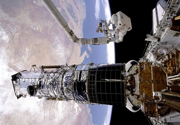 Hubble waylaid by computer fault