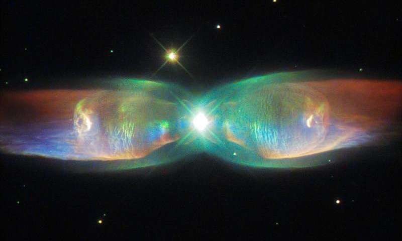 New Hubble image of the Twin Jet Nebula
