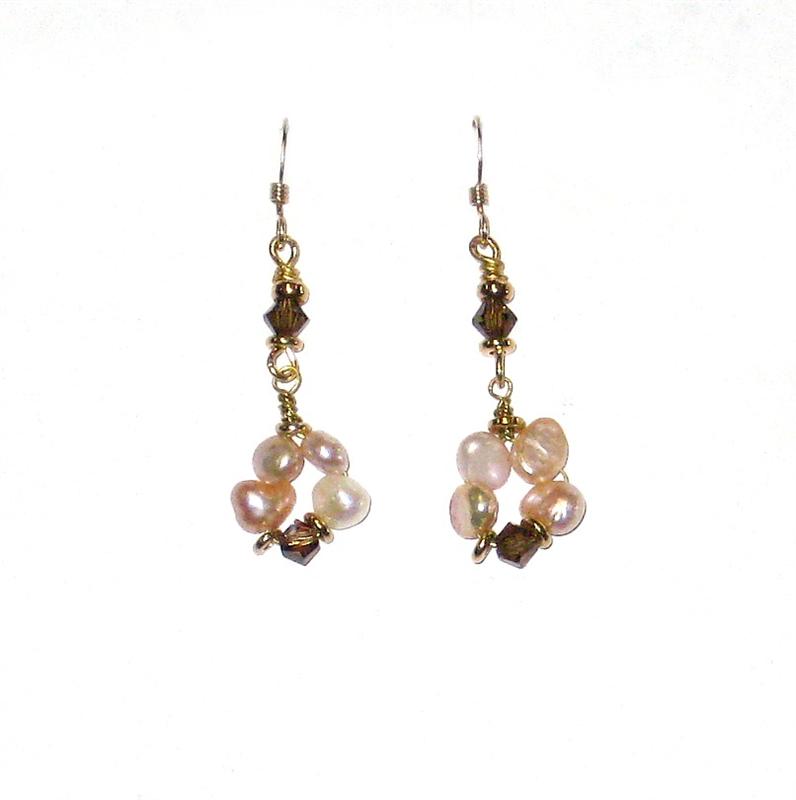 T &amp; L Designs Peach &amp; White Pearls  &gt;E556